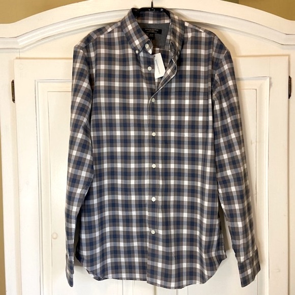 Banana Republic Soft Wash Cotton Plaid Button Down Shirt - Picture 2 of 9